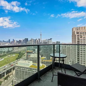 Apartment 2 Bedroom Waterfront Downtown W/ Free Parking, Toronto